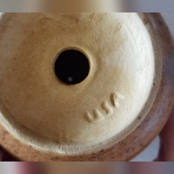 Vintage Monmouth Pottery Salt and Pepper Shaker Set - Picture 2 of 2